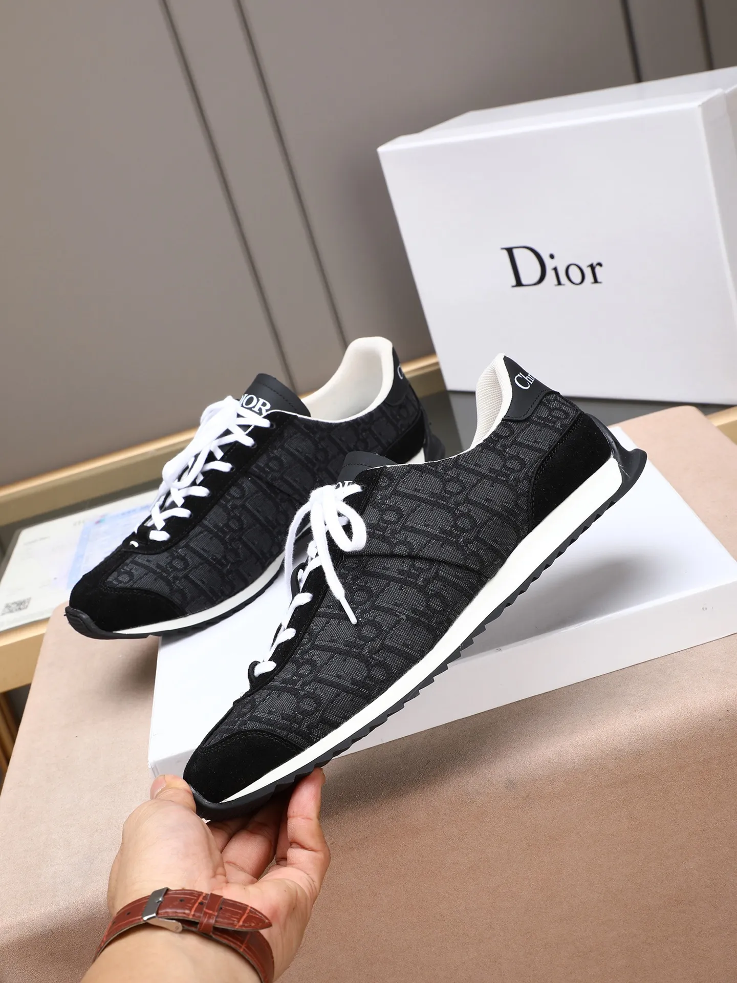Men's shoes💰440 Dior【Dior】😘😘High-end series of casual men's shoes, simple and elegant👍👍👍The upper is made of first-layer genuine leather spliced ​​with Dior's special material [sun][sun]; imported first-layer sheepskin lining; special outsole, wear-resistant, lightweight, the overall design is harmonious and unified without lacking personality 👣🌟✨You deserve it! Multiple colors to choose from! 😍Size 38～44. (45 custom-made) The picture above is a big seller🔥🔥🔥